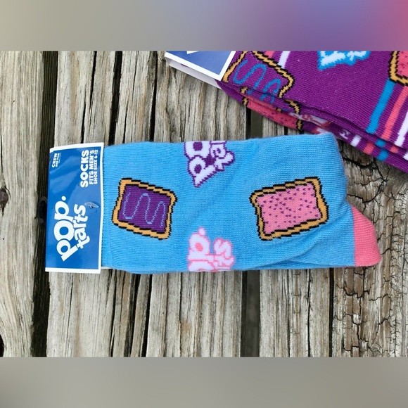 2/$10 NEW Mens 2 Licensed Kellogg’s Pop Tarts Toaster Pastries Fruit Pie Socks - Picture 3 of 5